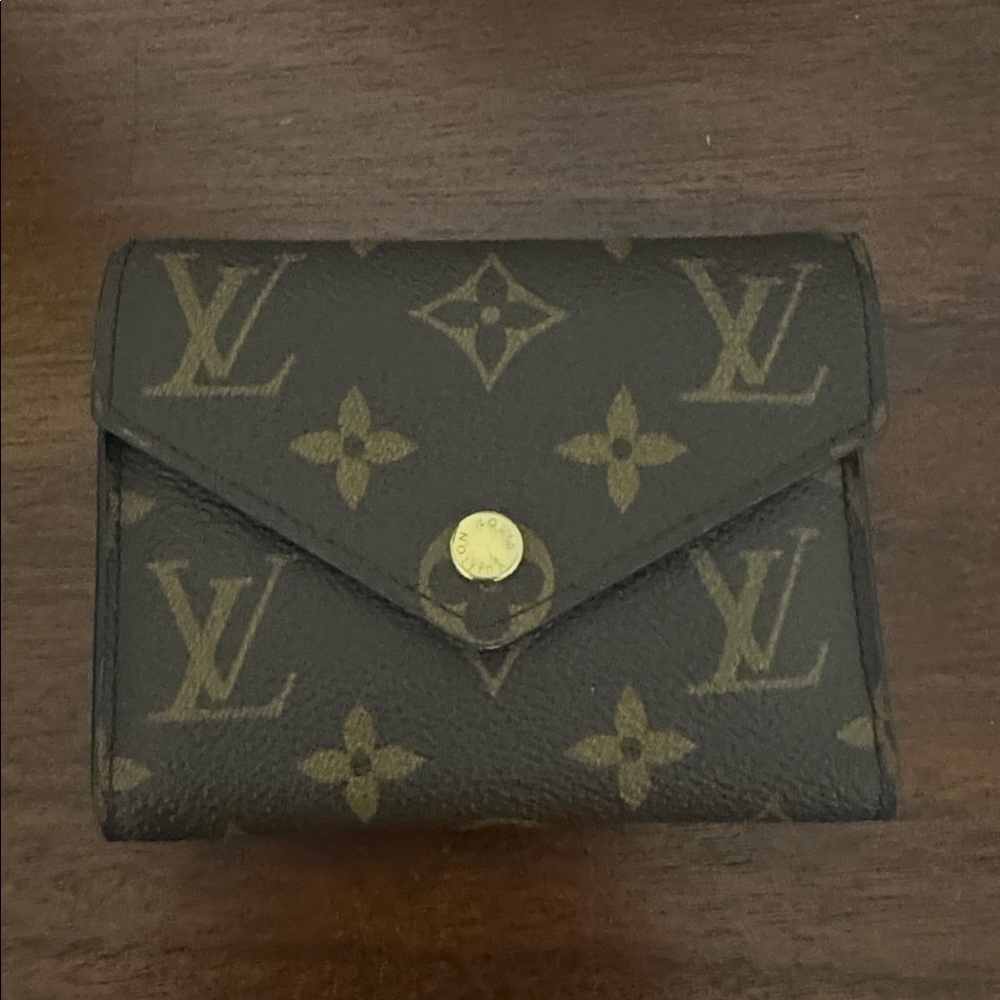 Louis Vuitton Monogram Brown Wallet with Gold-Tone Snap - Picture 2 of 6